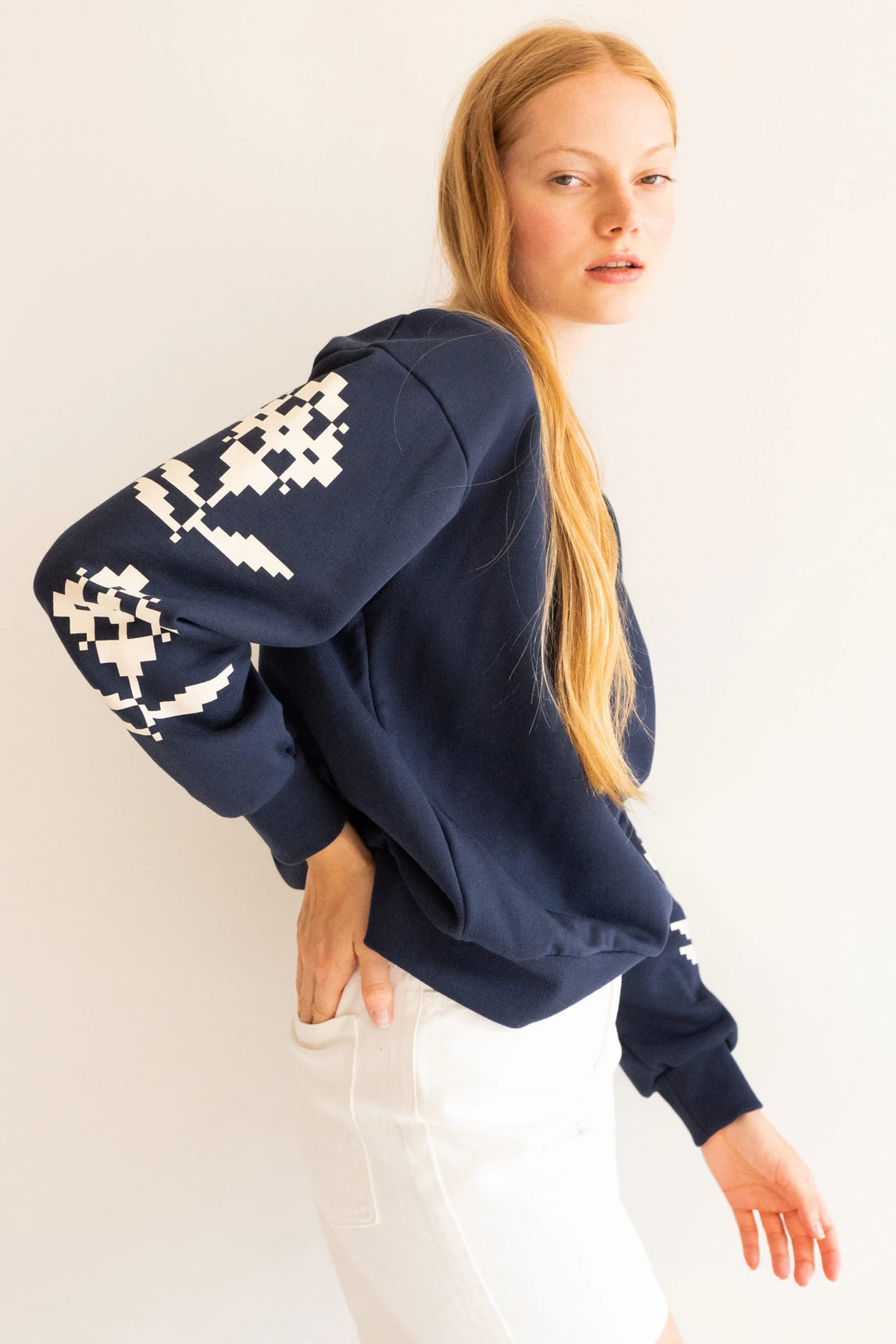 Geometric Flower Sweatshirt - Navy